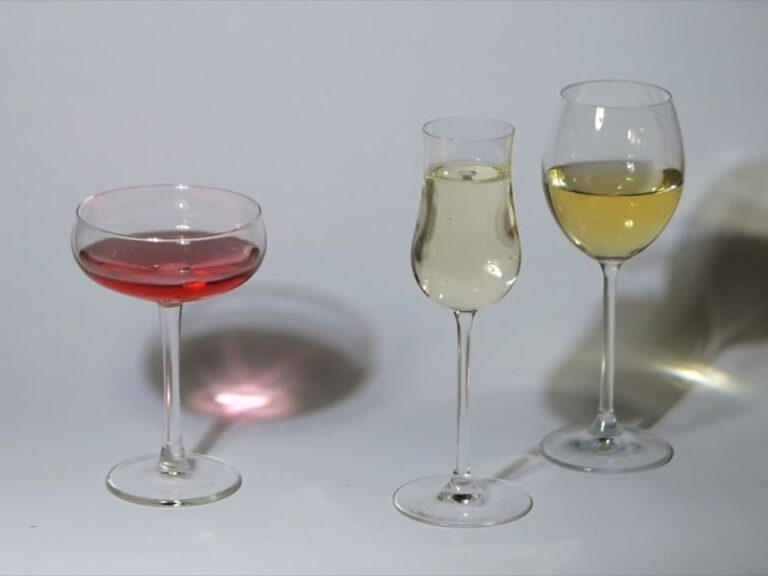 prikaz tri različite vrste rakije